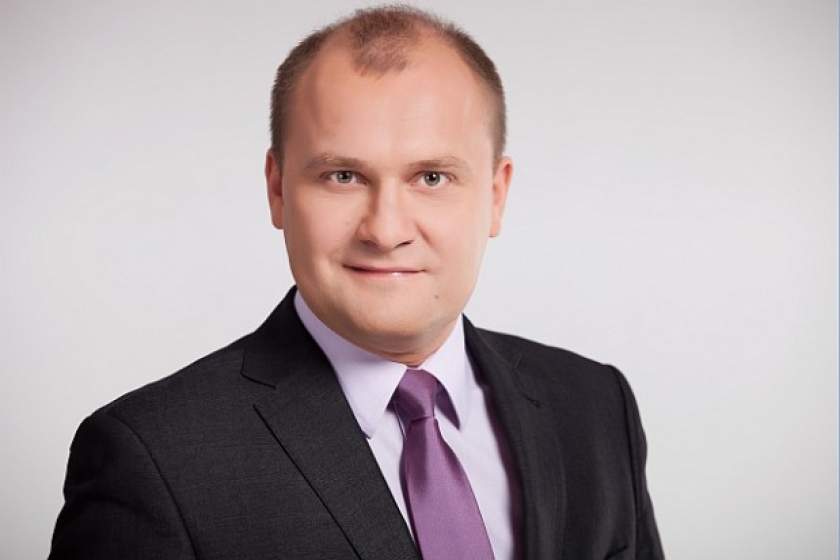 Prezydent Szczecina w opozycji do partii politycznych