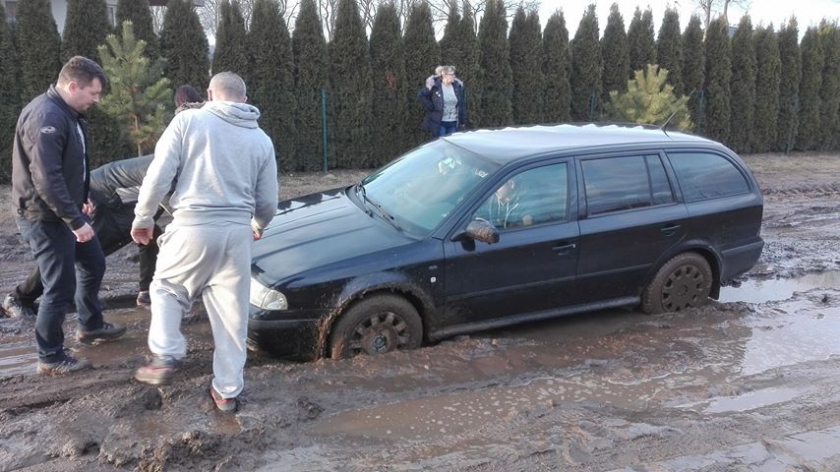 Problemy drogowe mieszkańców Grzędzic. Znamy odpowiedź wójta