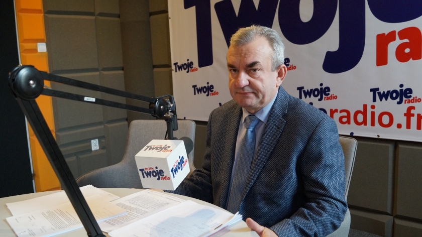 Kontenery modułowe przy szkole w Grzędzicach powstaną przed nowym rokiem szkolnym