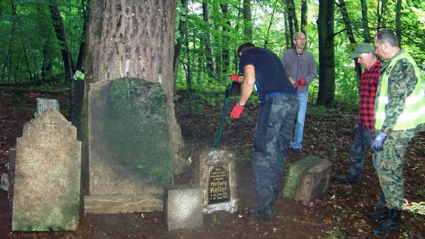 Pasjonaci historii uporządkowali poniemiecki cmentarzyk w Widzieńsku