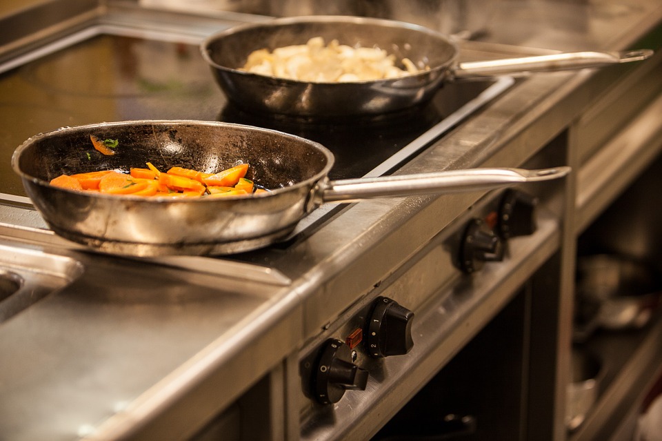 Restauratorzy i właściciele sklepów mogą skorzystać z porad. Sanepid zaprasza na konsultacje