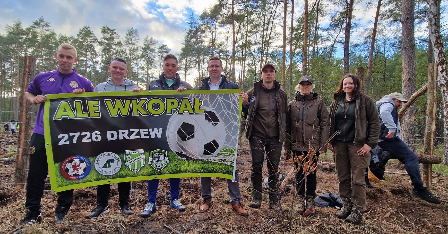 Nastrzelali goli, posadzili drzewa. Proekologiczna akcja piłkarzy