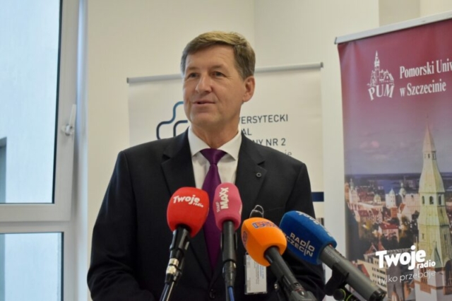 Labolatorium Szpital Pomorzany_18 Leszek Domański Rektor PUM