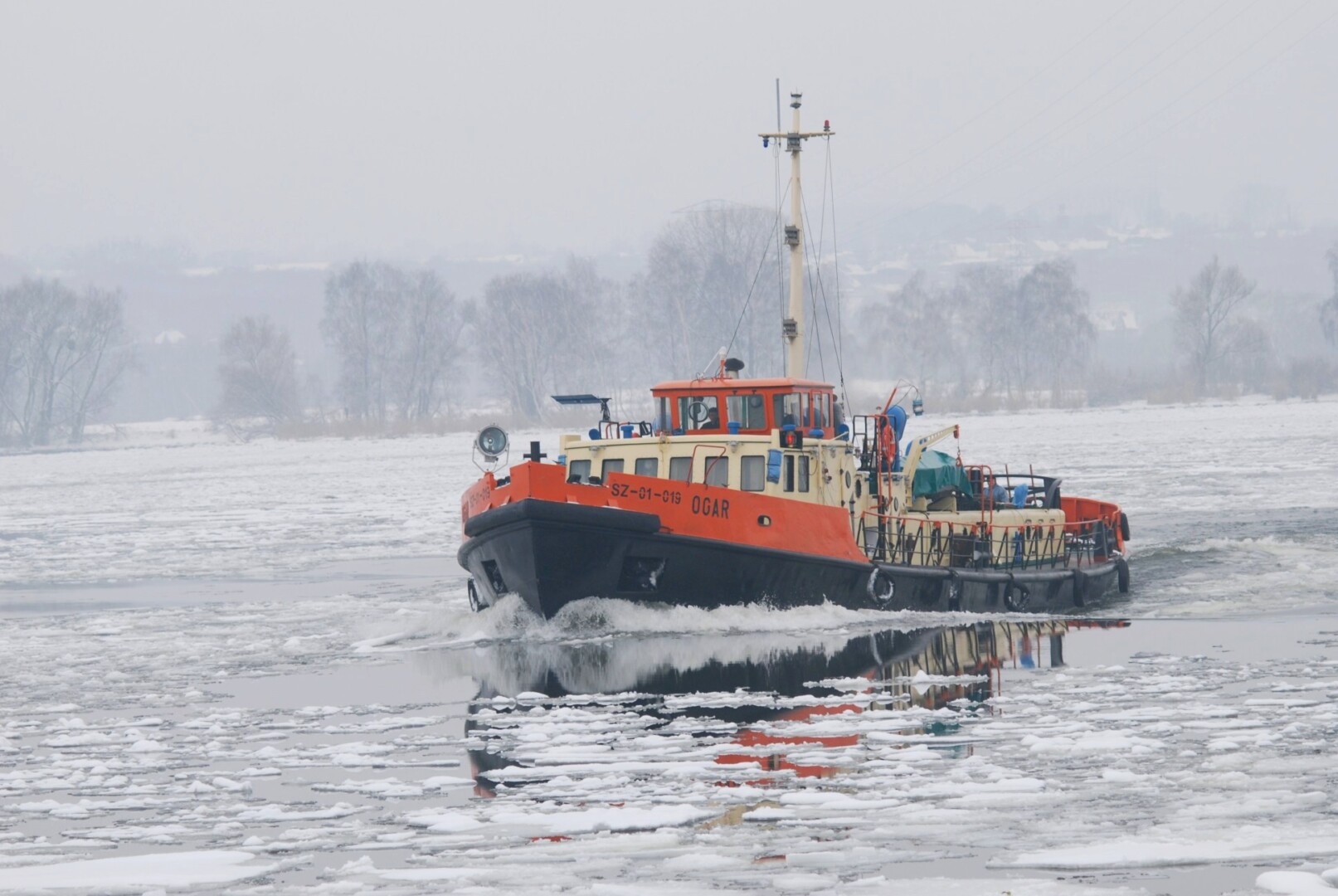 Pogotowie lodowe na Odrze. W gotowości baza lodołamaczy w Szczecinie