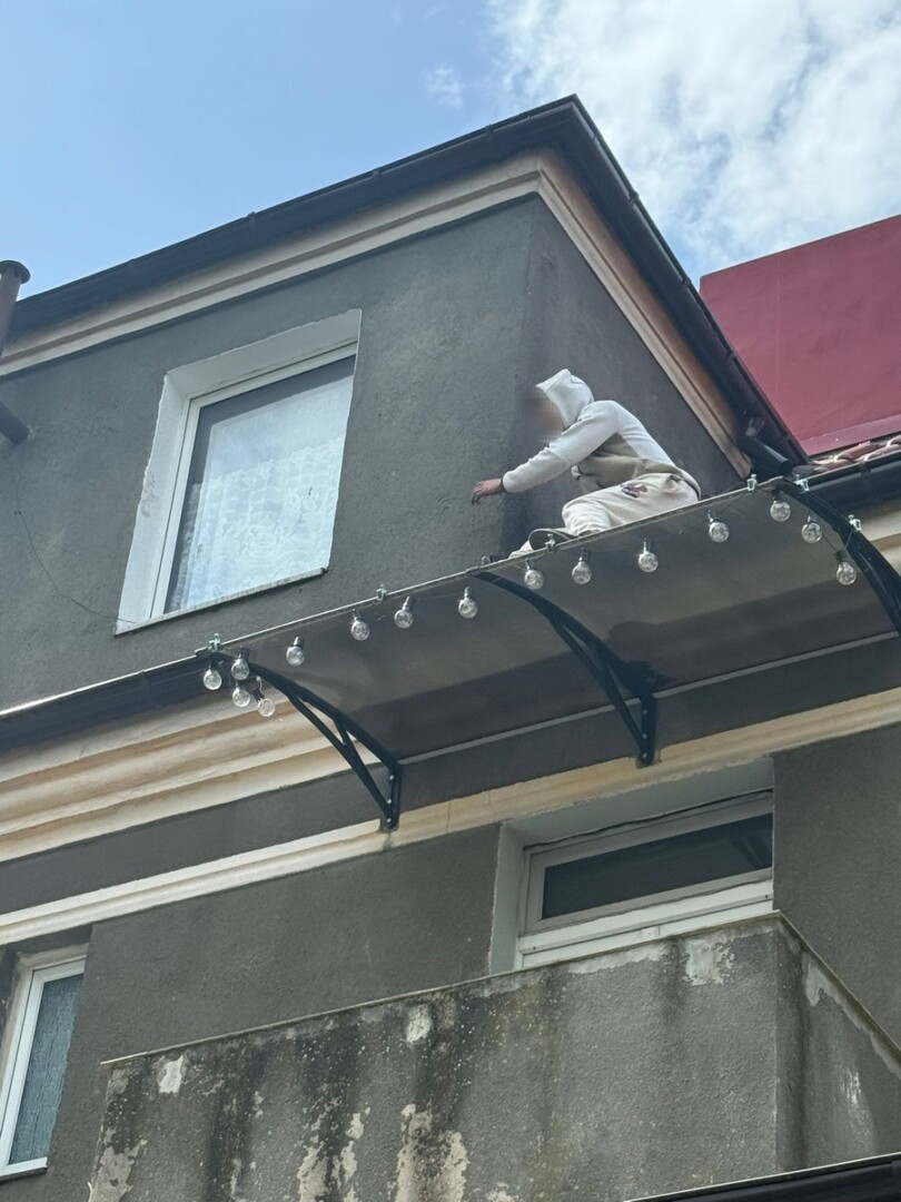 Stargard. Poszukiwany mężczyzna próbował przechytrzyć funkcjonariuszy w nietypowy sposób