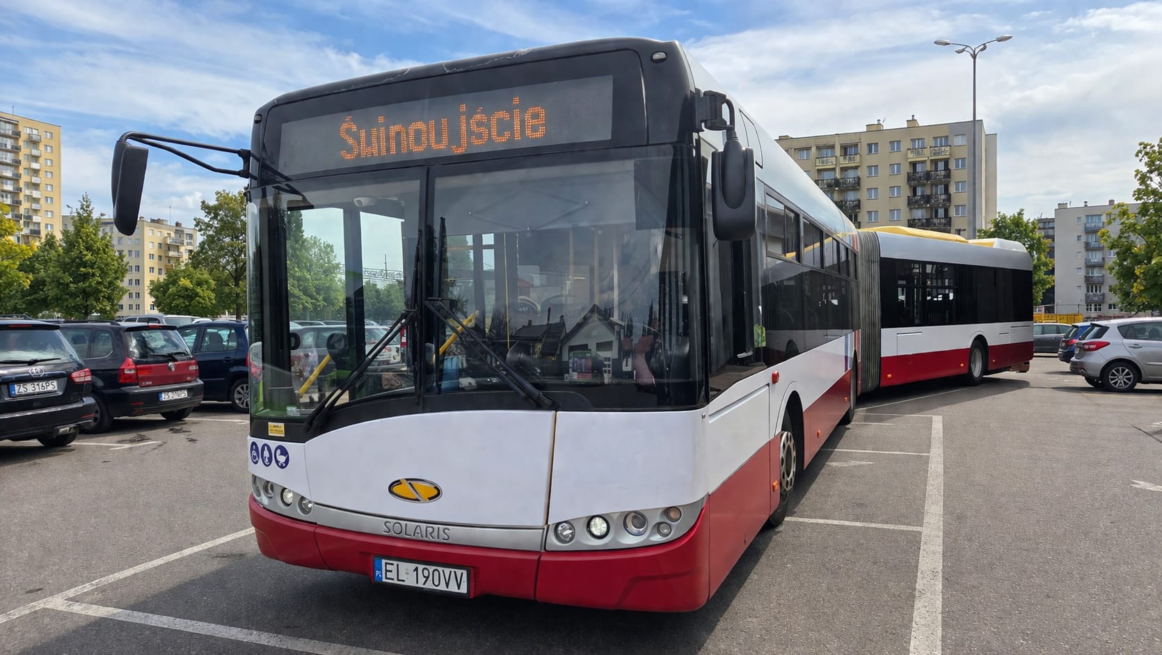 Przegubowy autobus wyjedzie na ulice Świnoujścia. Pomieści prawie 140 pasażerów